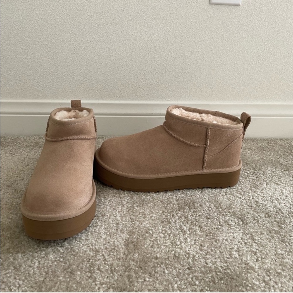 Mini Uggs - image 4